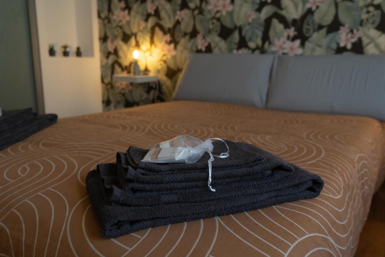 Apartamento Centro Storico-Dimora Con Terrazza- Wi-Fi E Ac Asti Exterior foto